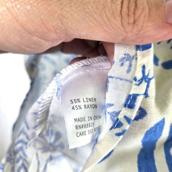 Women's Calyspo Blue and White Graphic Linen Blend Button-Up Shirt Sizs Small - Picture 11 of 11